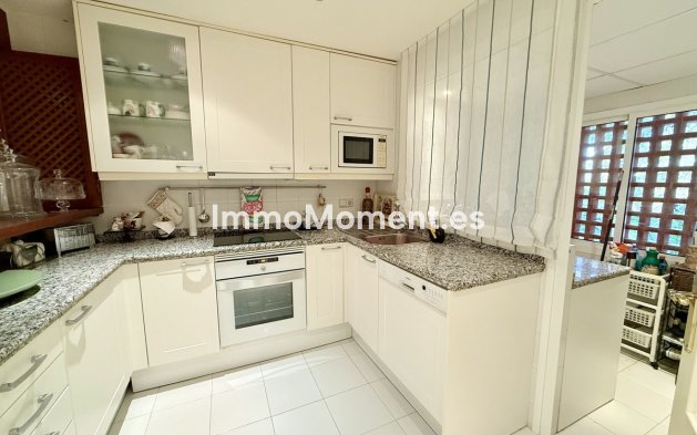 Resale - Apartment - Estepona - Estepona Centro