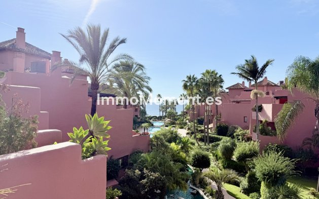 Resale - Apartment - Estepona - Estepona Centro