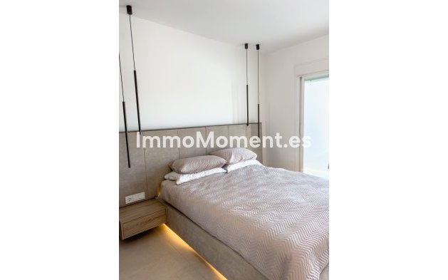 Resale - Apartment - Marbella - Puerto Banús