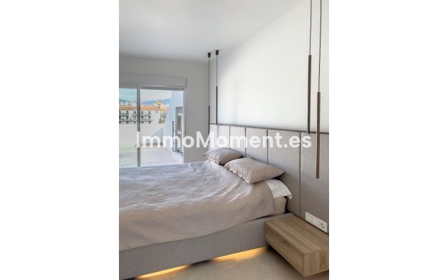 Resale - Apartment - Marbella - Puerto Banús