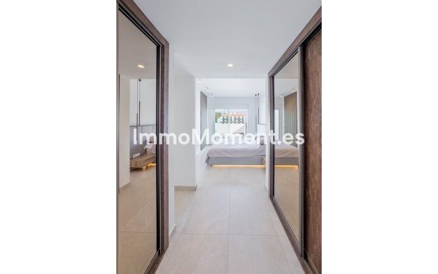 Resale - Apartment - Marbella - Puerto Banús