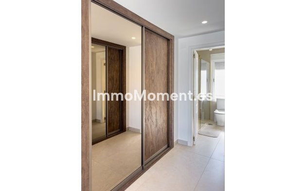 Resale - Apartment - Marbella - Puerto Banús