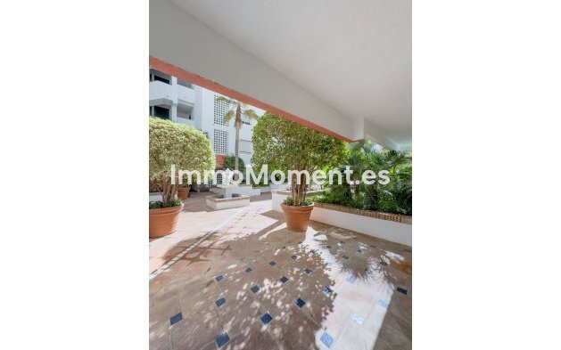 Resale - Apartment - Marbella - Puerto Banús