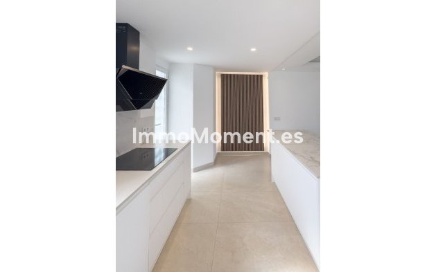 Resale - Apartment - Marbella - Puerto Banús