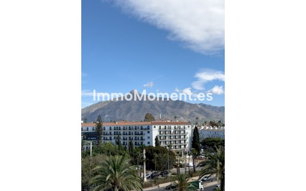 Resale - Apartment - Marbella - Puerto Banús