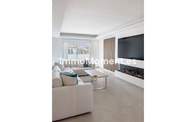 Resale - Apartment - Marbella - Puerto Banús