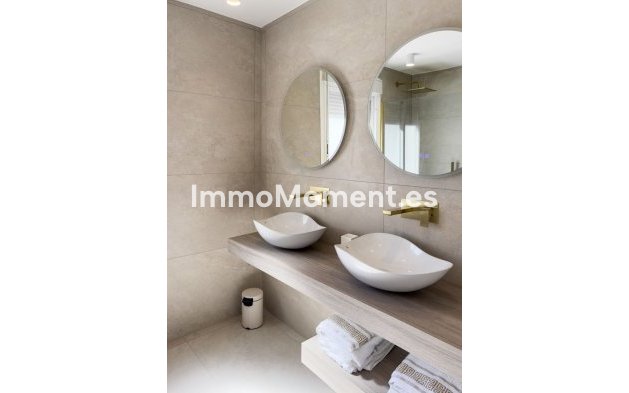 Resale - Apartment - Marbella - Puerto Banús