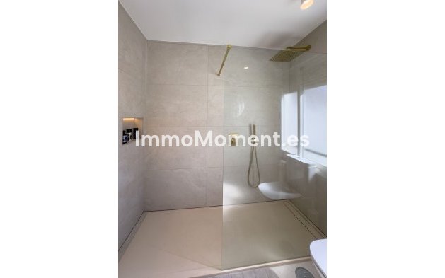 Resale - Apartment - Marbella - Puerto Banús