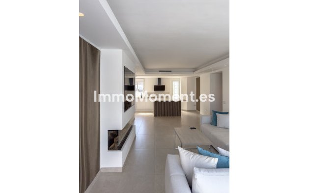 Resale - Apartment - Marbella - Puerto Banús