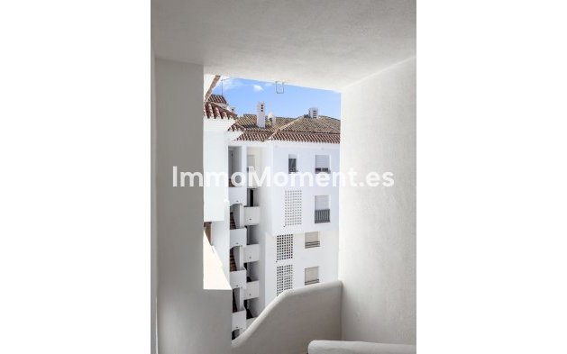Resale - Apartment - Marbella - Puerto Banús