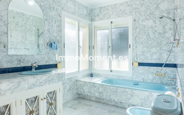 Wiederverkauf - Villa - Estepona  - New Golden Mile