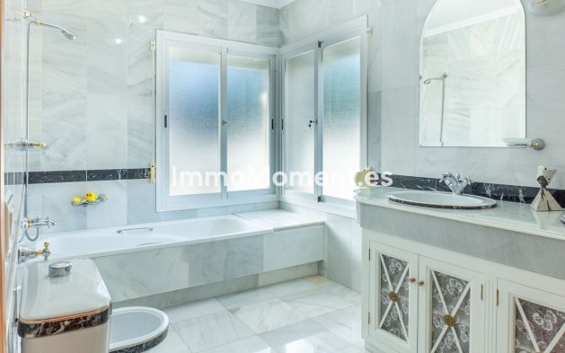 Wiederverkauf - Villa - Estepona  - New Golden Mile