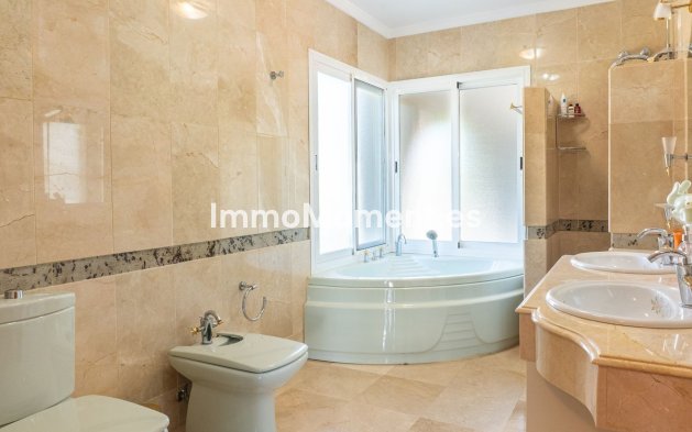 Wiederverkauf - Villa - Estepona  - New Golden Mile