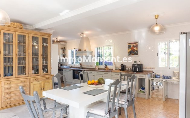 Wiederverkauf - Villa - Estepona  - New Golden Mile