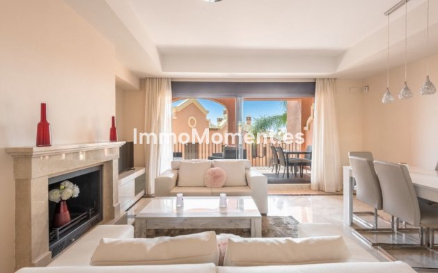 Bestaande woning - Geschakelde woning - Estepona  - Estepona Centro