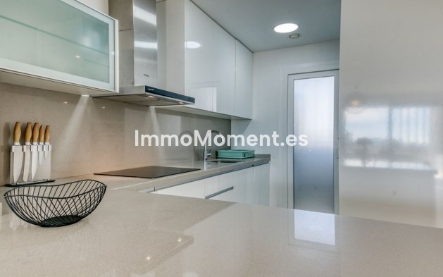 Resale - Apartment - Estepona - Estepona Centro