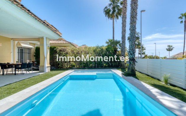 Resale - Villa - Marbella - Santa Clara