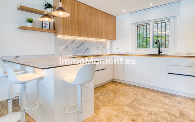 Resale - Villa - Marbella - Santa Clara