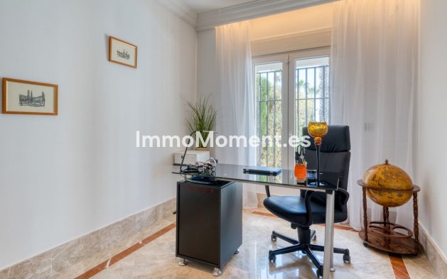 Resale - Villa - Marbella - Santa Clara