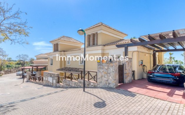 Resale - Villa - Marbella - Santa Clara