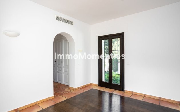 Wiederverkauf - Villa - Marbella - Guadalmina Baja