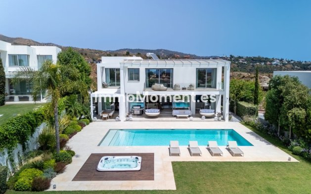 Resale - Villa - Marbella - Santa Clara