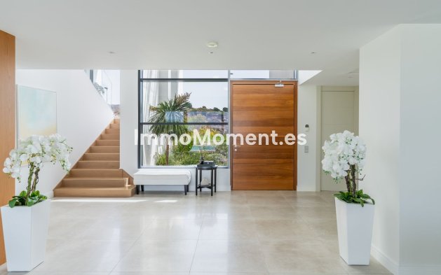 Resale - Villa - Marbella - Santa Clara