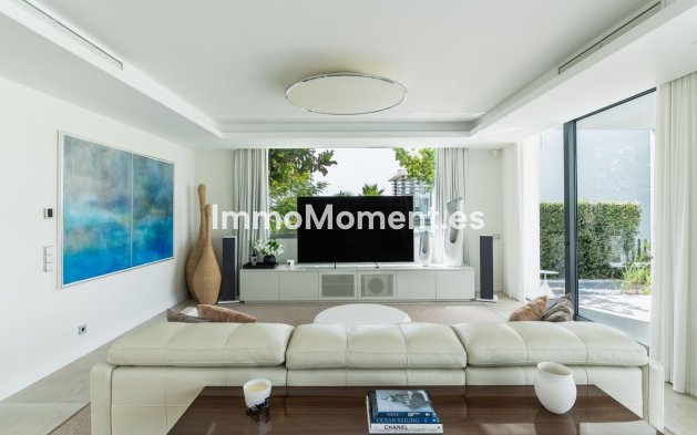 Resale - Villa - Marbella - Santa Clara