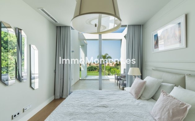 Resale - Villa - Marbella - Santa Clara