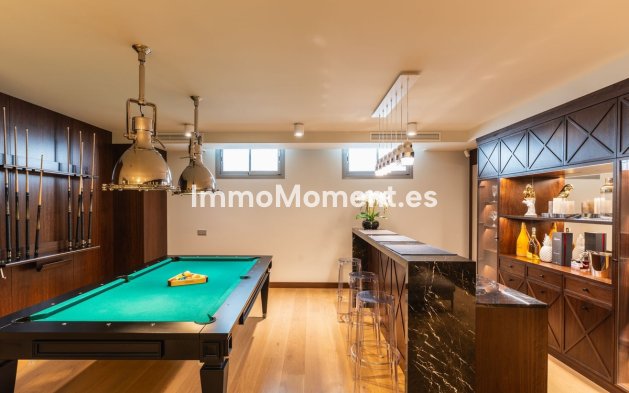 Resale - Villa - Marbella - Santa Clara