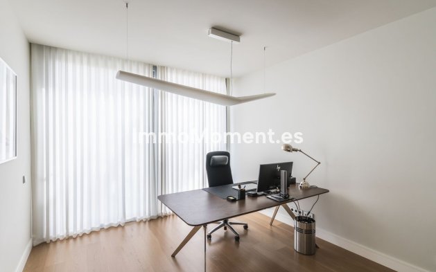 Resale - Villa - Marbella - Santa Clara