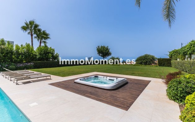 Resale - Villa - Marbella - Santa Clara