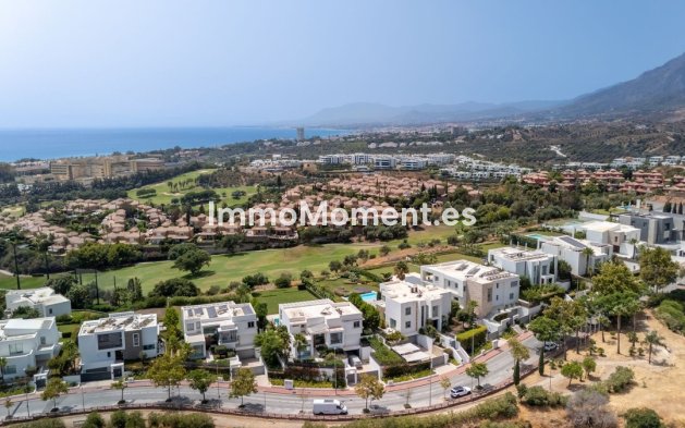 Resale - Villa - Marbella - Santa Clara