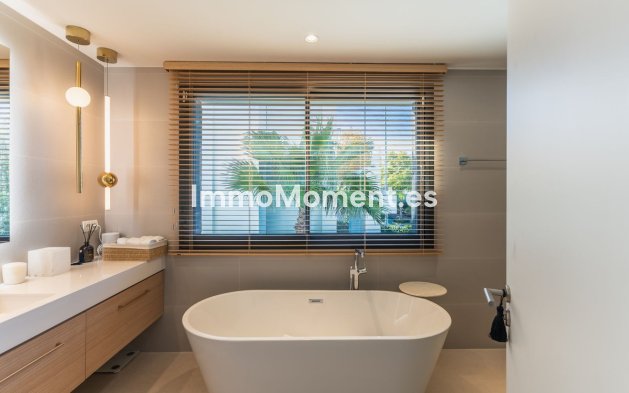 Revente - Villa - Marbella - Santa Clara