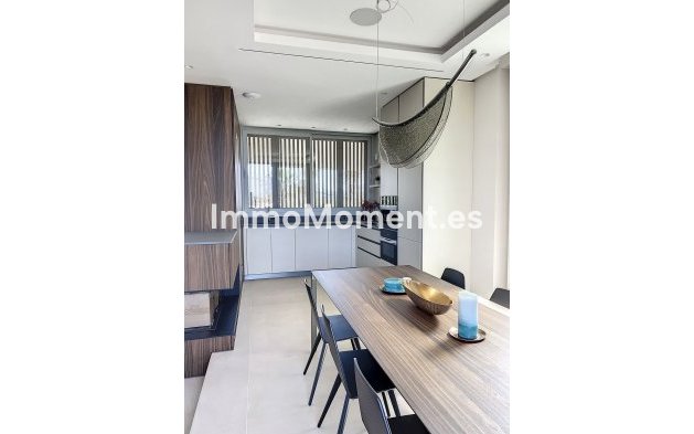 Wiederverkauf - Villa - Marbella - Nueva Andalucía