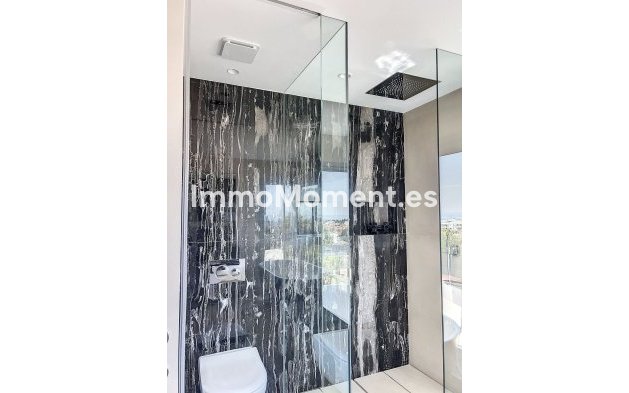 Wiederverkauf - Villa - Marbella - Nueva Andalucía