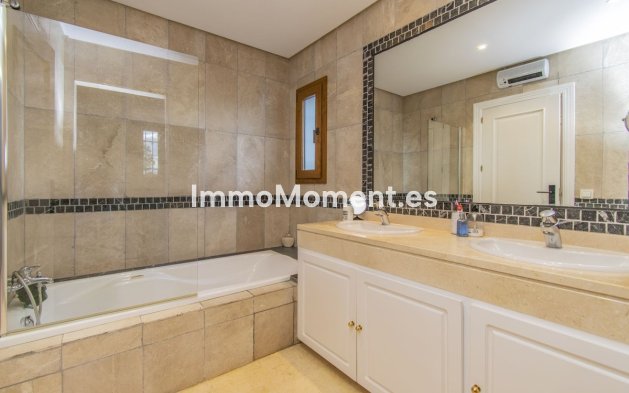 Resale - Villa - Marbella - Nagüeles