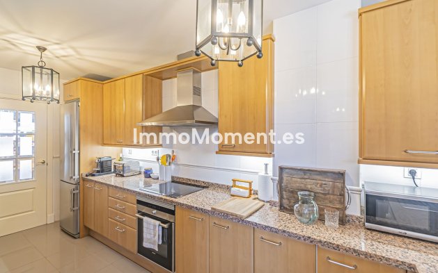 Resale - Apartment - Estepona - New Golden Mile