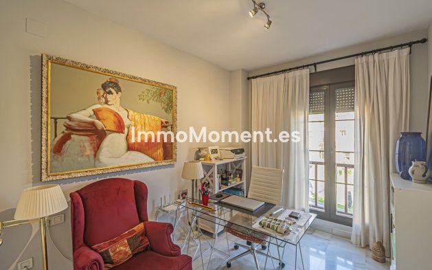 Resale - Apartment - Estepona - New Golden Mile