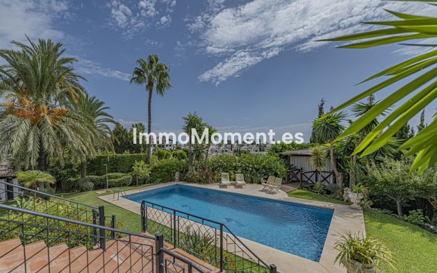 Resale - Villa - El Paraiso - New Golden Mile
