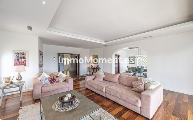 Resale - Villa - El Paraiso - New Golden Mile