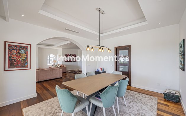 Resale - Villa - El Paraiso - New Golden Mile