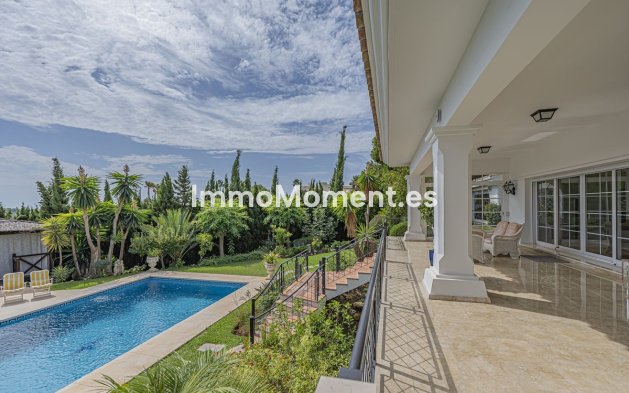 Resale - Villa - El Paraiso - New Golden Mile