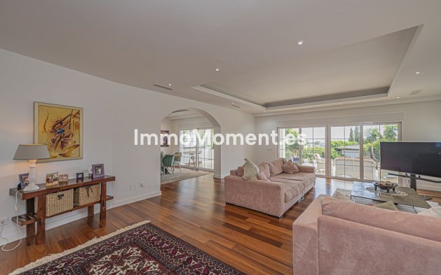 Resale - Villa - El Paraiso - New Golden Mile