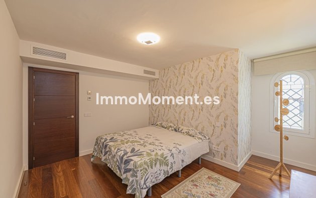 Resale - Villa - El Paraiso - New Golden Mile
