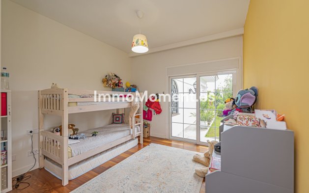 Resale - Villa - El Paraiso - New Golden Mile