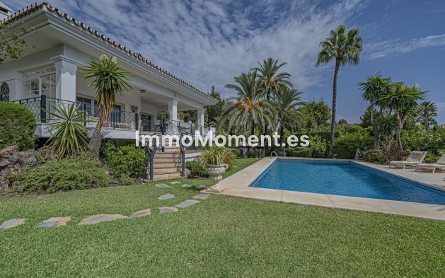 Resale - Villa - El Paraiso - New Golden Mile
