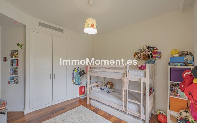 Resale - Villa - El Paraiso - New Golden Mile