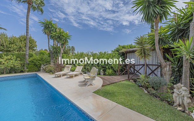 Resale - Villa - El Paraiso - New Golden Mile