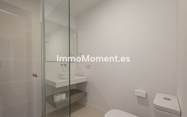 Resale - Villa - El Paraiso - New Golden Mile